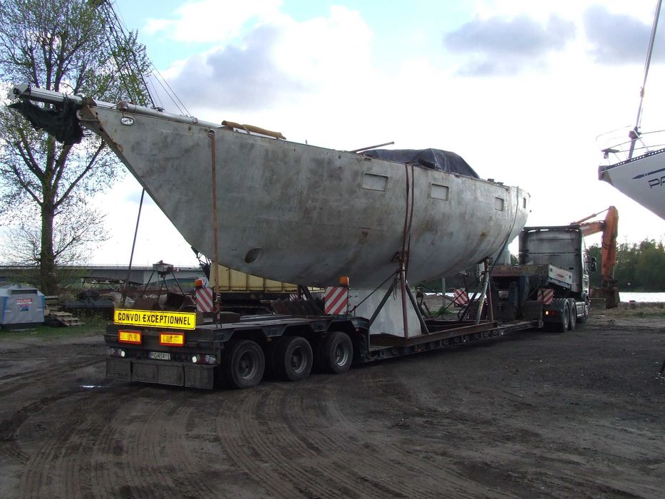 Jacht morski oceaniczny w budowie