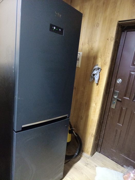 Lodówka zamrażarka Beko 180 cm