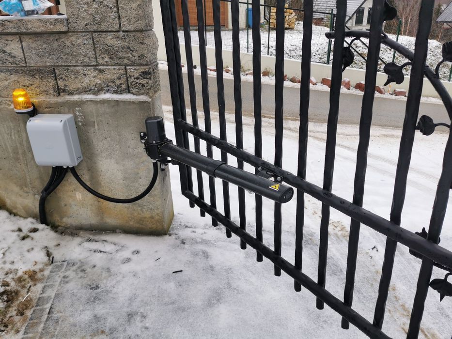 Napęd do bramy skrzydłowej wznoszonej MONTAŻ GRATIS