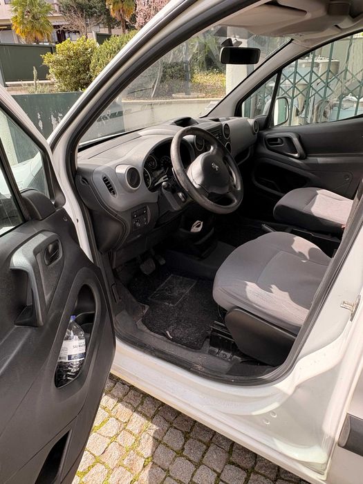 Peugeot Partner 1.6 BlueHDi 90 CV Automática Robotizada | 2016 | 179.000 km | 3 Lugares