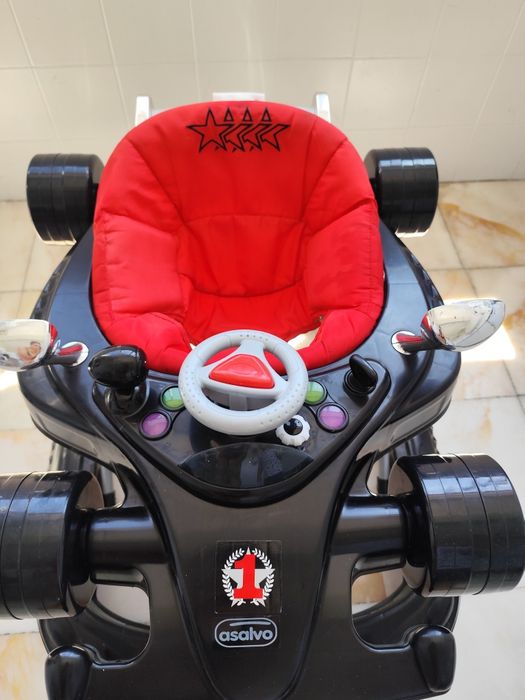 Carrinhos de passeio e andador de bb