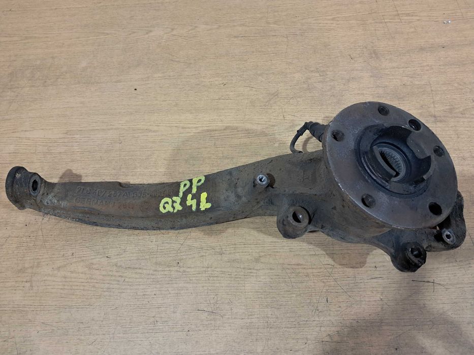 Zwrotnica lewa lewy przód przednia AUDI Q7 4L Porsche CAYNNE Touareg