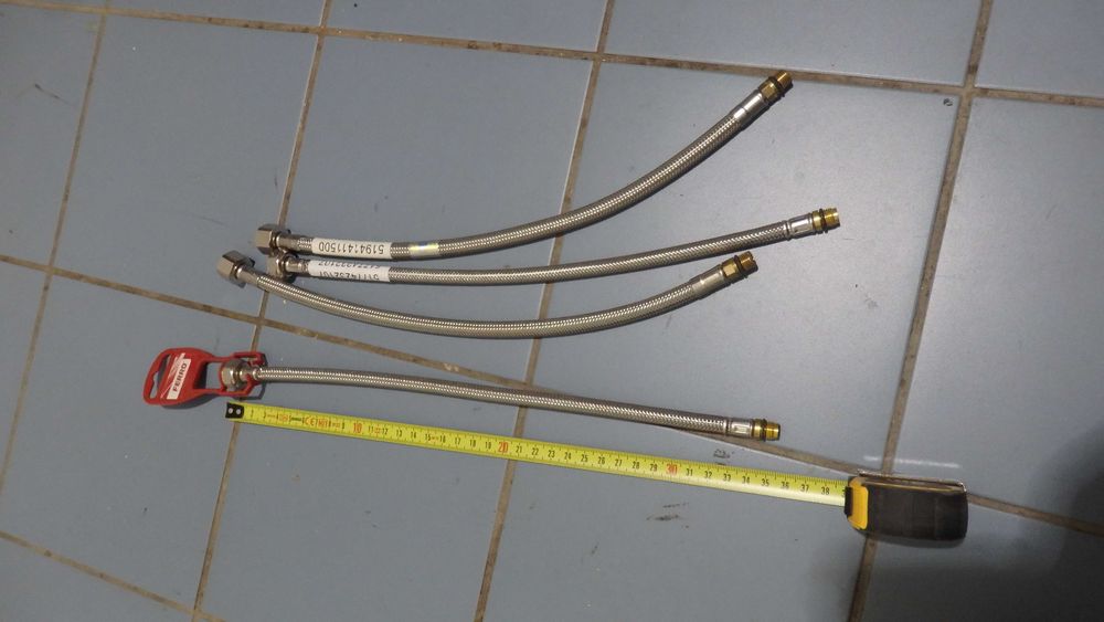 Wężyk do podłączenia wody 35 cm