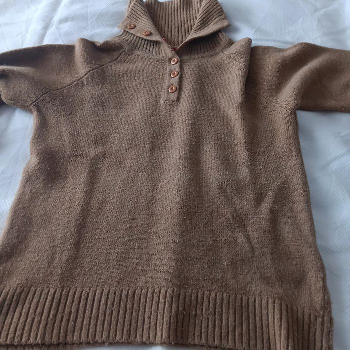 Vendo diversas camisolas e casacos para senhora