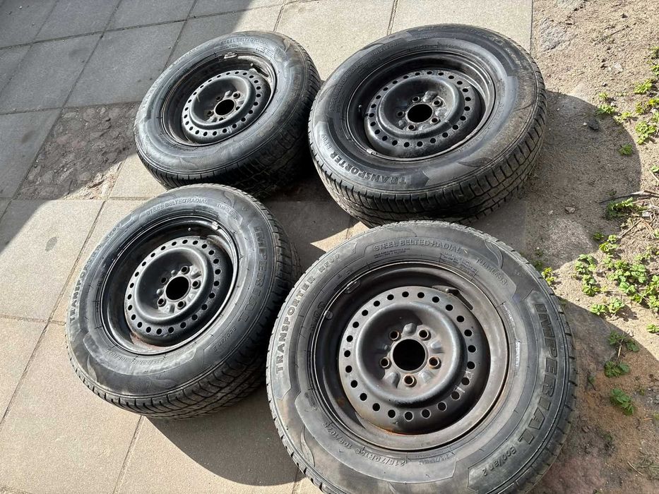 Komplet 4 kol stalowych z oponami letnimi 15C