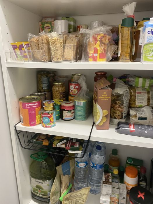 Estante com prateleiras IKEA