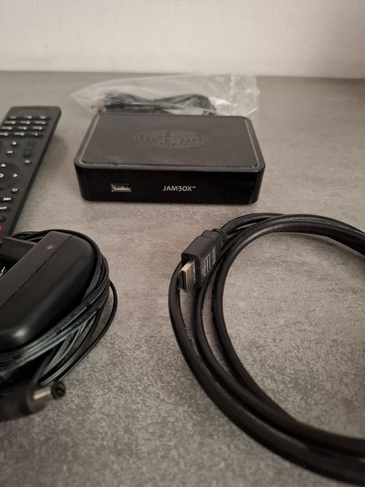 Dekoder IPTV Jambox MAG255 – pełny zestaw