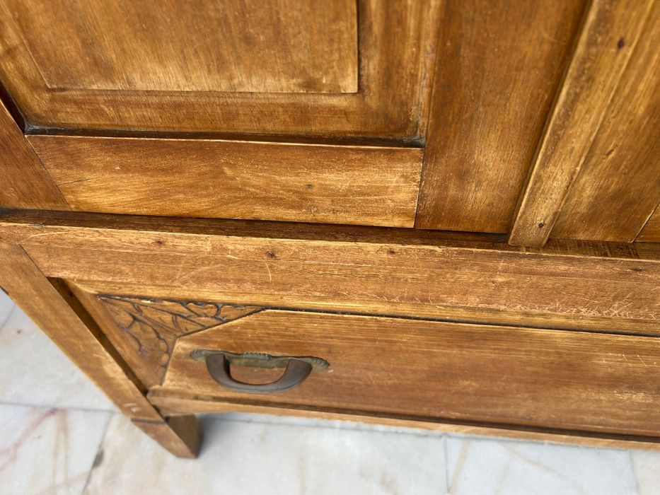 Roupeiro de madeira vintage (200 cm x 123 cm x 52.5 cm)
