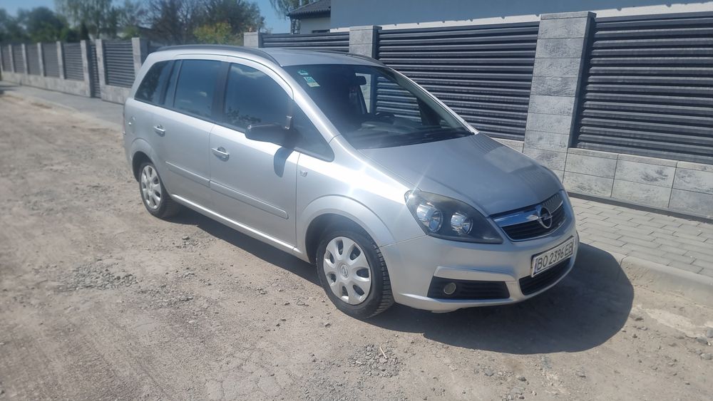 Zafira B 1.8 бензин