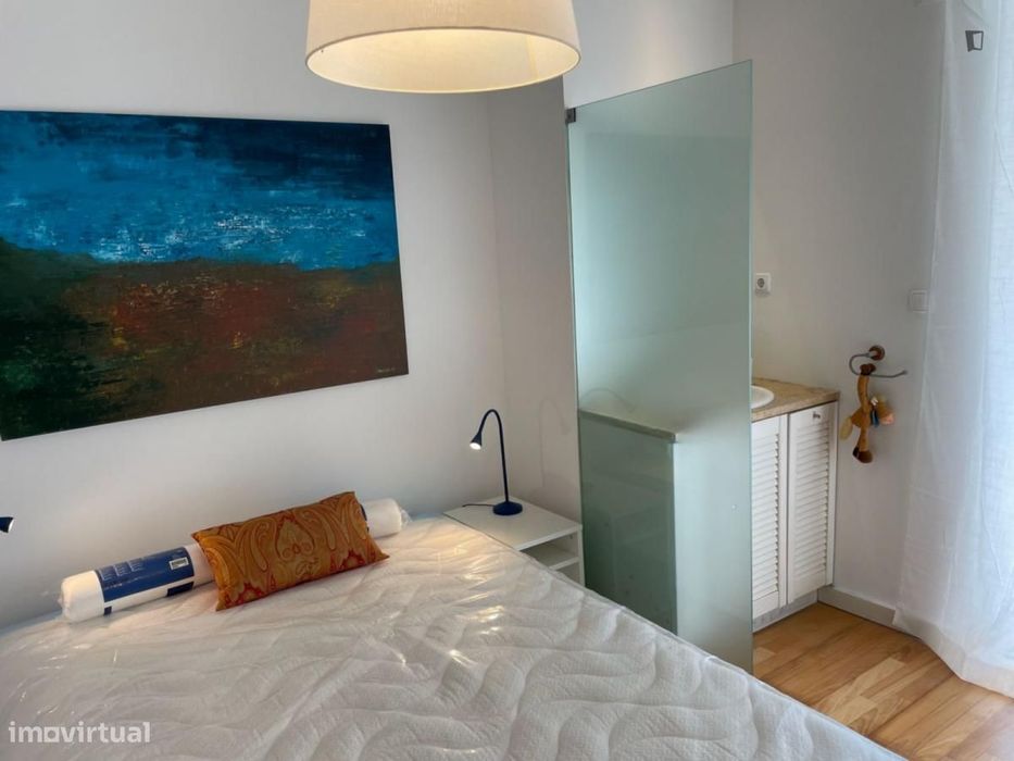 Quarto - localizado em Intendente Lisbon