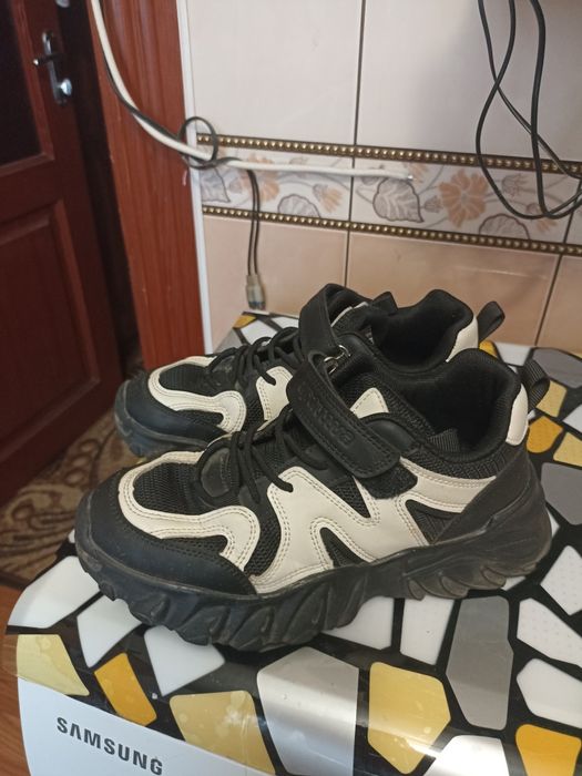 Кросовки на девочку 600грн