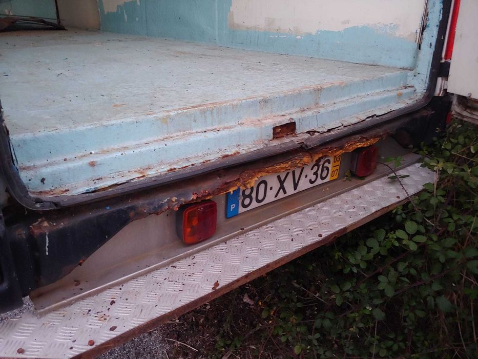 Iveco 65C15. FECH.FRIGORIFICO.Troco por uma van de categoria B ou suas sugestões.
