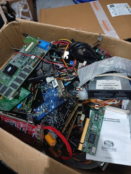 Tudo junto 50€ RAM discos e leitor DVD placa gráfica router  placa de