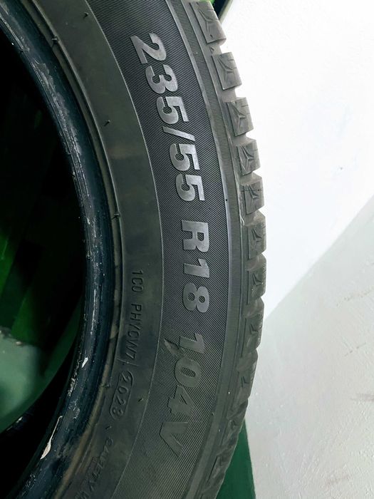 Opony KUMHO zimowe WinterCraft WP52 235/55 R18 104V 2023rok 2 sztuki