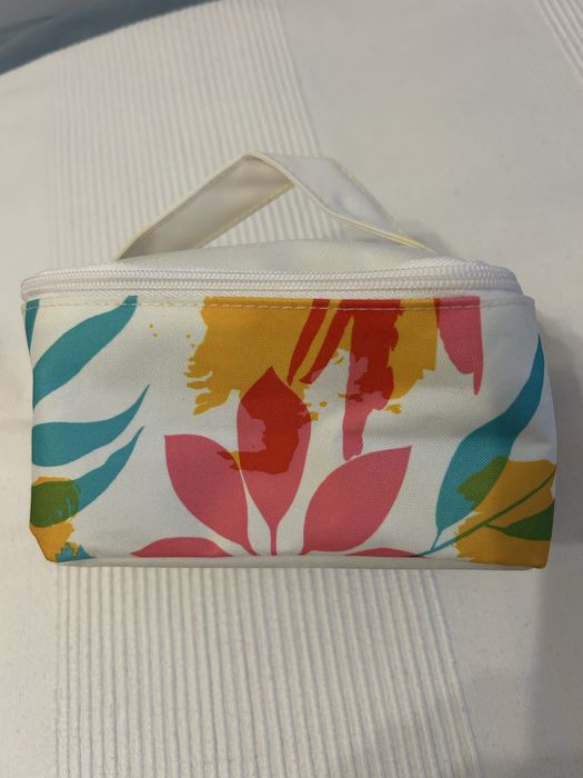 Urocza kosmetyczka kuferek Yves Rocher