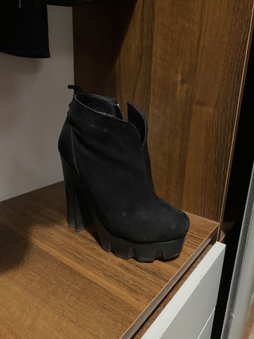 Осінні жіночі напівчеревики, на високому підборі