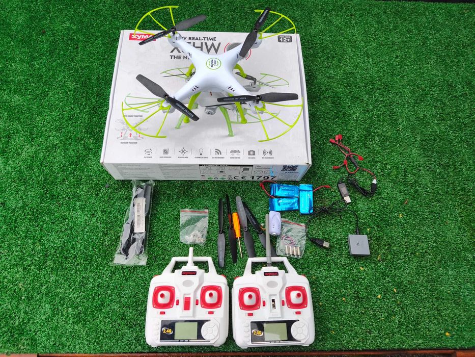 .Dron Syma X5HW.