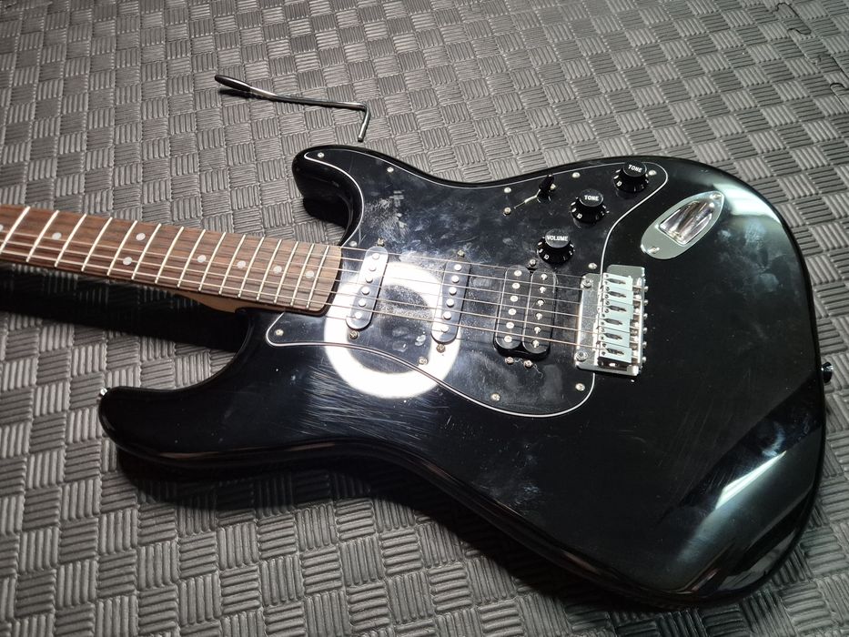 Fender Standard Stratocaster