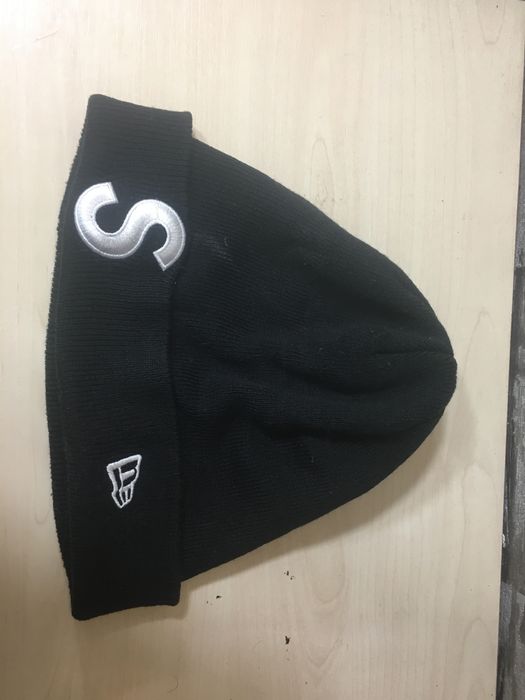Шапка Supreme в отличном состоянии