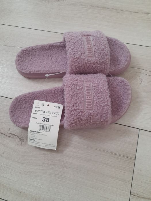 Nowe z metką klapki baranki Kubota rozm 38