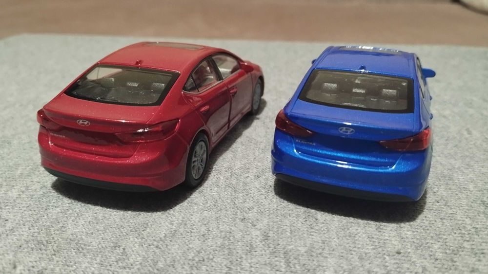 Машинка Hyundai Elantra 1/36 Welly Модель Хюндай Елантра