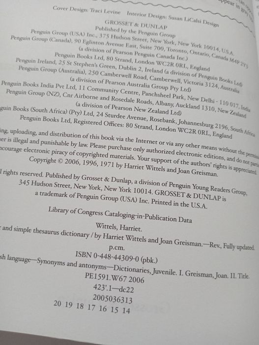 The Clear and Simple Thesaurus Dictionary (lekko pofalowany)