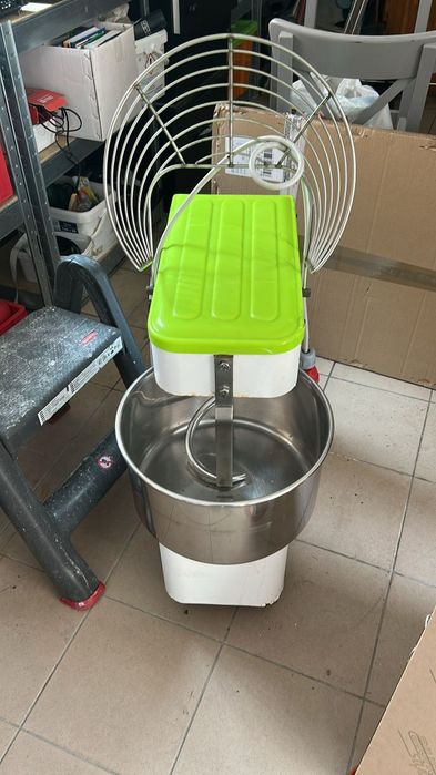 Moretti Forni 18l. Jedna z najlepszych mieszarek do ciasta na pizze
