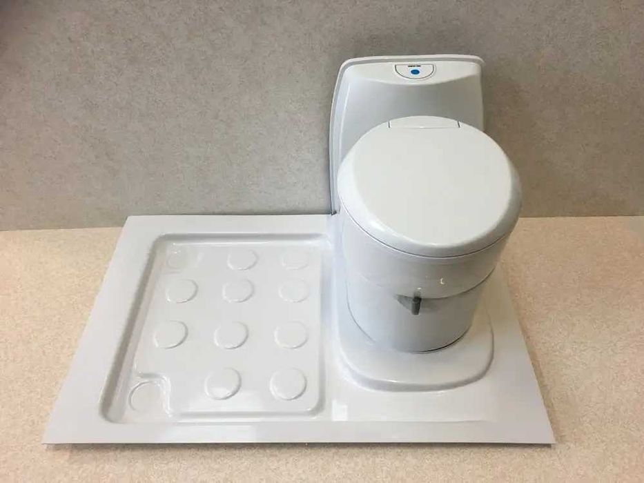 Brodzik Thetford C220  Przyczepa kempingowa, kamper