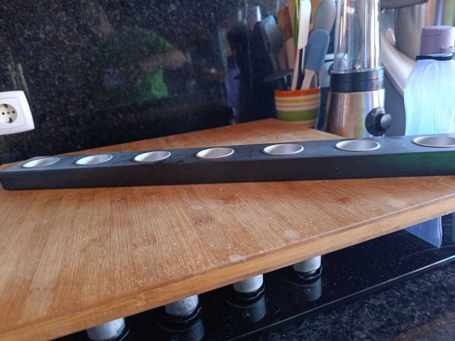 Castiçal em madeira para 7 velas