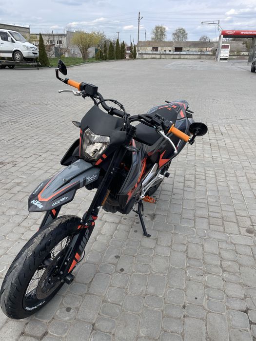 Мотоцикл Supermoto KTM 690 SMC-R 2022