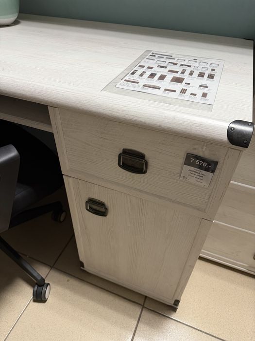 Стол и Шкаф Продам