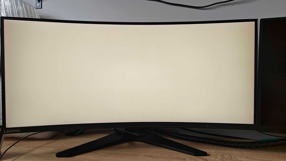 Lenovo G34W-10 Ultrawide | 3440x1440 | 144hz | 1ms |