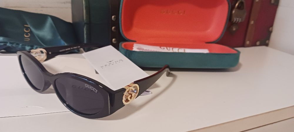 Okulary przeciwsłoneczne Gucci.