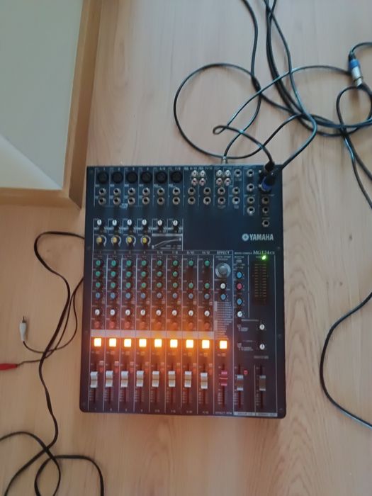 Mesa de som  yamaha