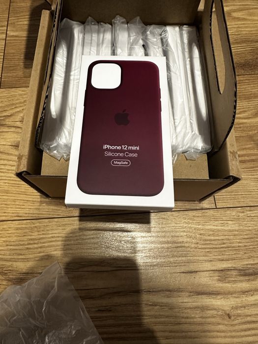 Oryginalne Nowe Etui Apple do Apple iPhone 12 mini APPLE SILICONE CASE Dojrzała Śliwka