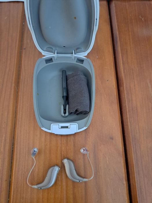 Aparelhos auditivos ACUSIS