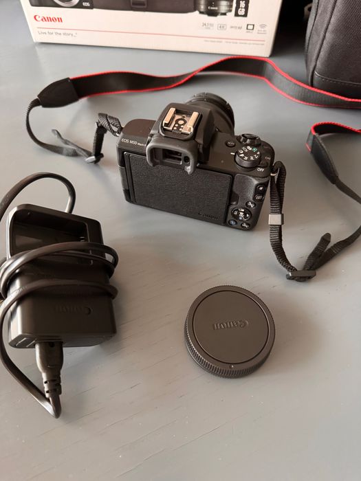 Máquina Fotográfica Canon EOS M50 Mark II
