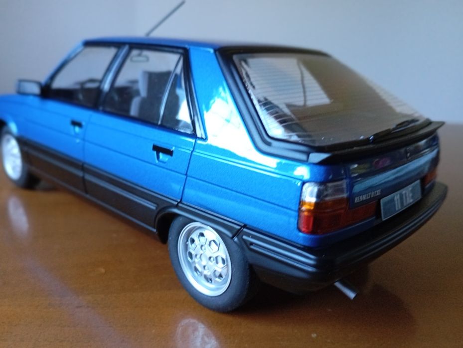 Miniaturas de carros 1.18