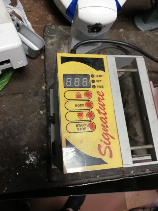 Máquina estampa caneca