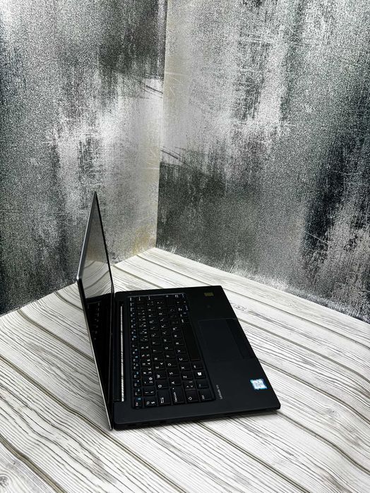 Ноутбук Dell Latitude 7370 Full HD\IPS\m5-6Y57\8GB\SSD 256 ГАРАНТІЯ 9М