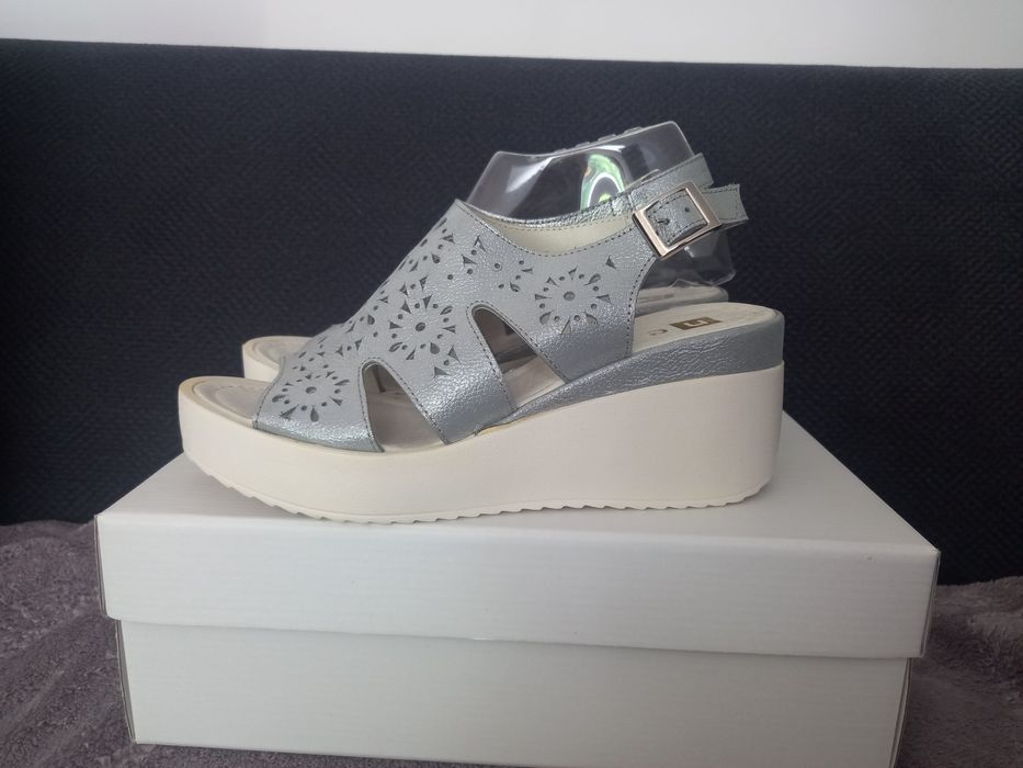 Nowe sandałki Nessi 38