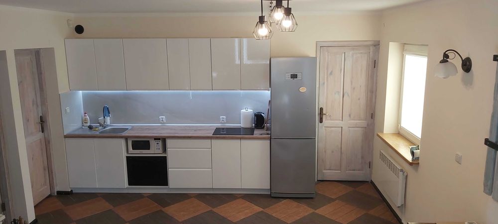 Dom nad jeziorem -Ateny + balia