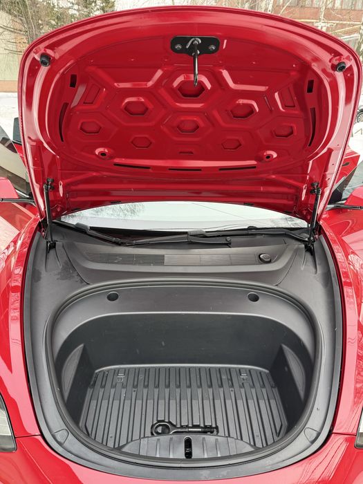 TESLA MODEL 3 (2020 рік)