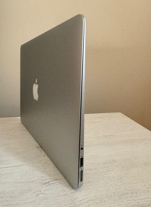 MacBook Air 2017 A1466 на запчастини