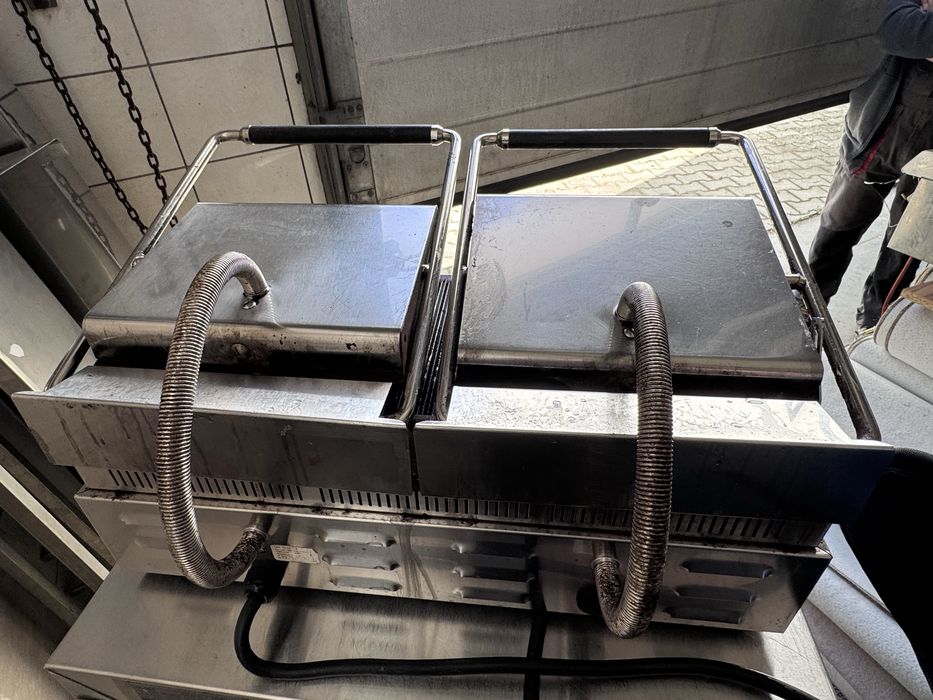 Grill Kontaktowy podwujny Roller Majestic R 4 kW/400V do Kebaba Profes