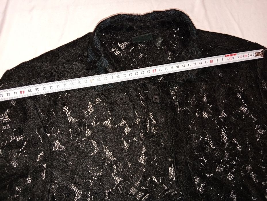 Черная гипюровая рубашка ASOS, акцентный крой и фактура