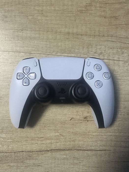Продам джойстики PS5 (DualSense) 2 штуки.
