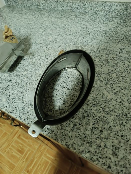 Duas ponteiras para carro
