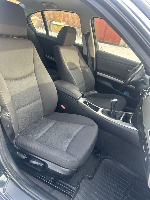 BMW e90 2.0 бенз 2005 року