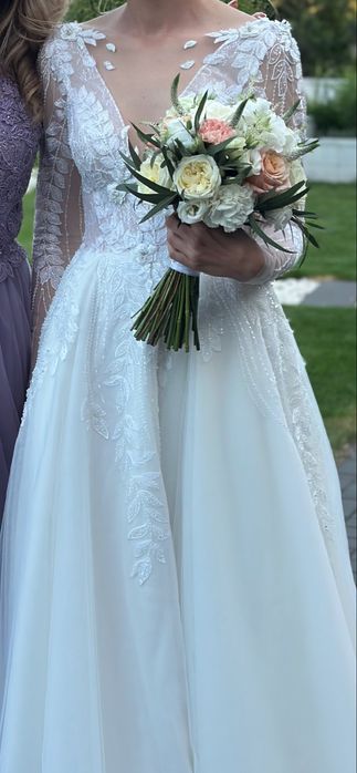 Suknia ślubna z trenem